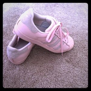 Adidas superstar sneaker size 7.5